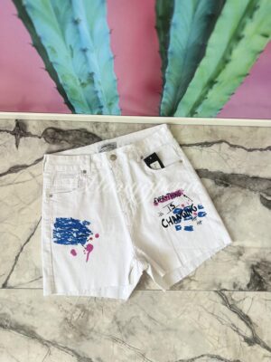 Бели къси панталонки с цветни апликации - код 5621