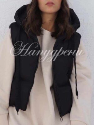 Тренди елек с качулка в черен цвят - код 5644