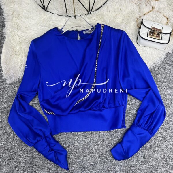 Дамска къса сатенена блуза в син цвят – код 7091