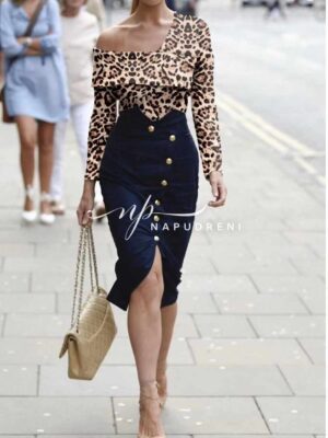 Дамска блуза с паднало рамо и животински принт в бежов цвят - код 8135