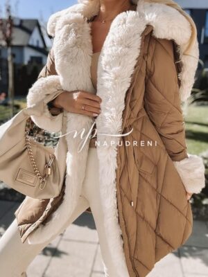 Дълго яке с бял пух в бежов цвят - код 8332