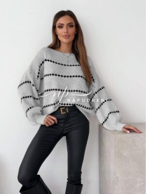 Дамски пуловер с черни орнаменти в сив цвят - 8178