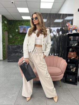 Късо палто букле в бял цвят - код 8344