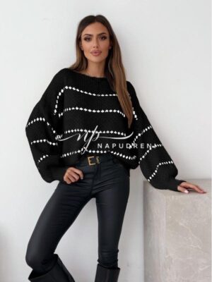 Дамски пуловер с бели орнаменти в черен цвят - 8180