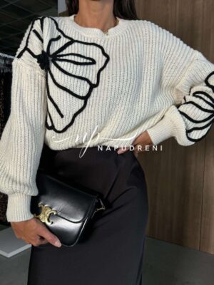 Дамски стилен пуловер в бял цвят - код 8357