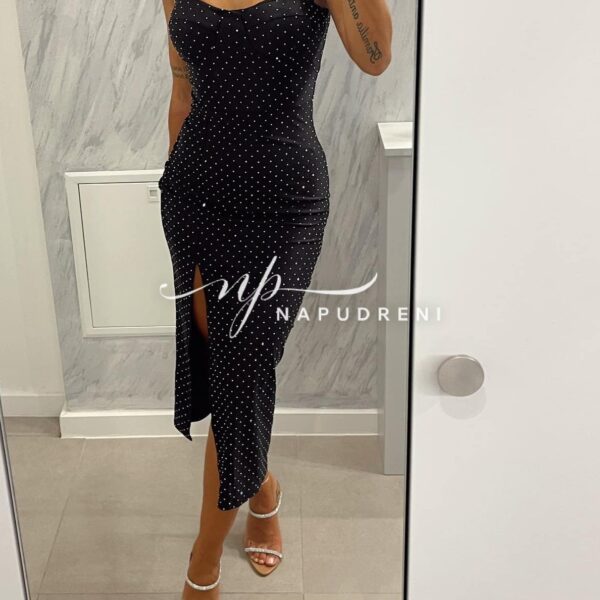 Рокля по тялото ''ESTELLE'' със сребристи камъчета и цепка в черен цвят - код BL9377