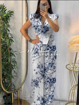 Сет от две части в бял цвят със сини цветя - код BL9543