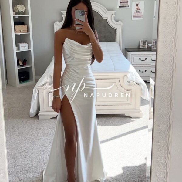 Дълга рокля сатен "Rachel" в бял цвят - код 7831