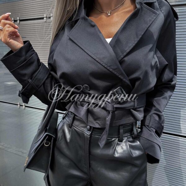 Дамско яке с разчупен дизайн в черен цвят - код 5732