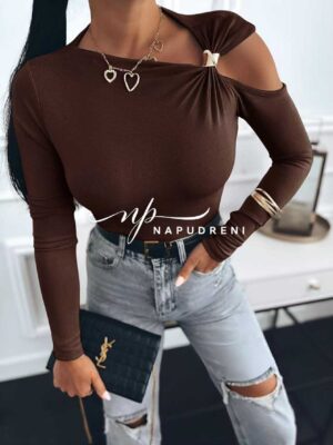 Елегантна блуза с метален орнамент в кафяв цвят - G9781