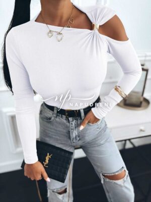 Елегантна блуза с метален орнамент в бял цвят - G9784