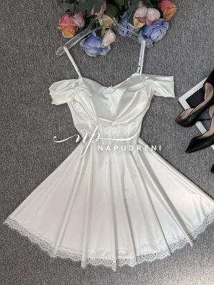 Сатенена рокля с дантела ''VENICE'' в бял цвят - код BS11089