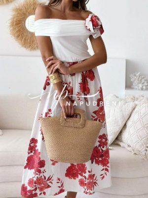 Дамска рокля "Karmen" с червени цветя - код 7650